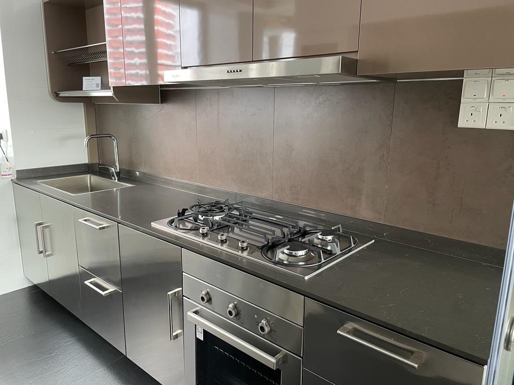 Customised Modular 304 Stainless Steel Kitchen Cabinet with Quartz Top Customised Modular 304 Stainless Steel Kitchen Cabinet with Quartz Top