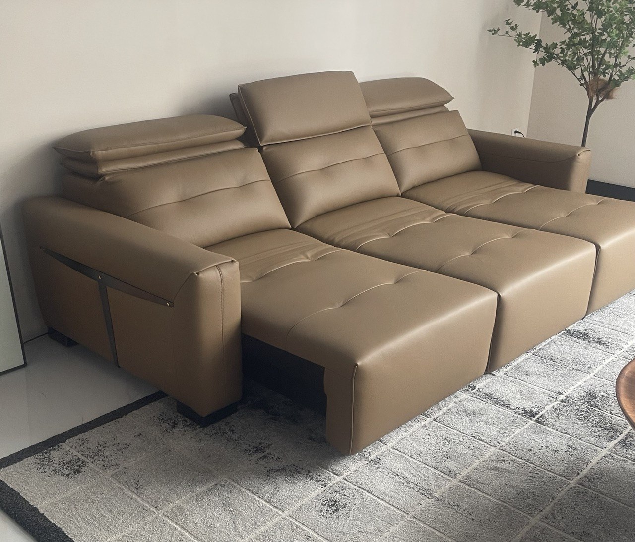 Alessia Electric Motorised Extendable Sofa