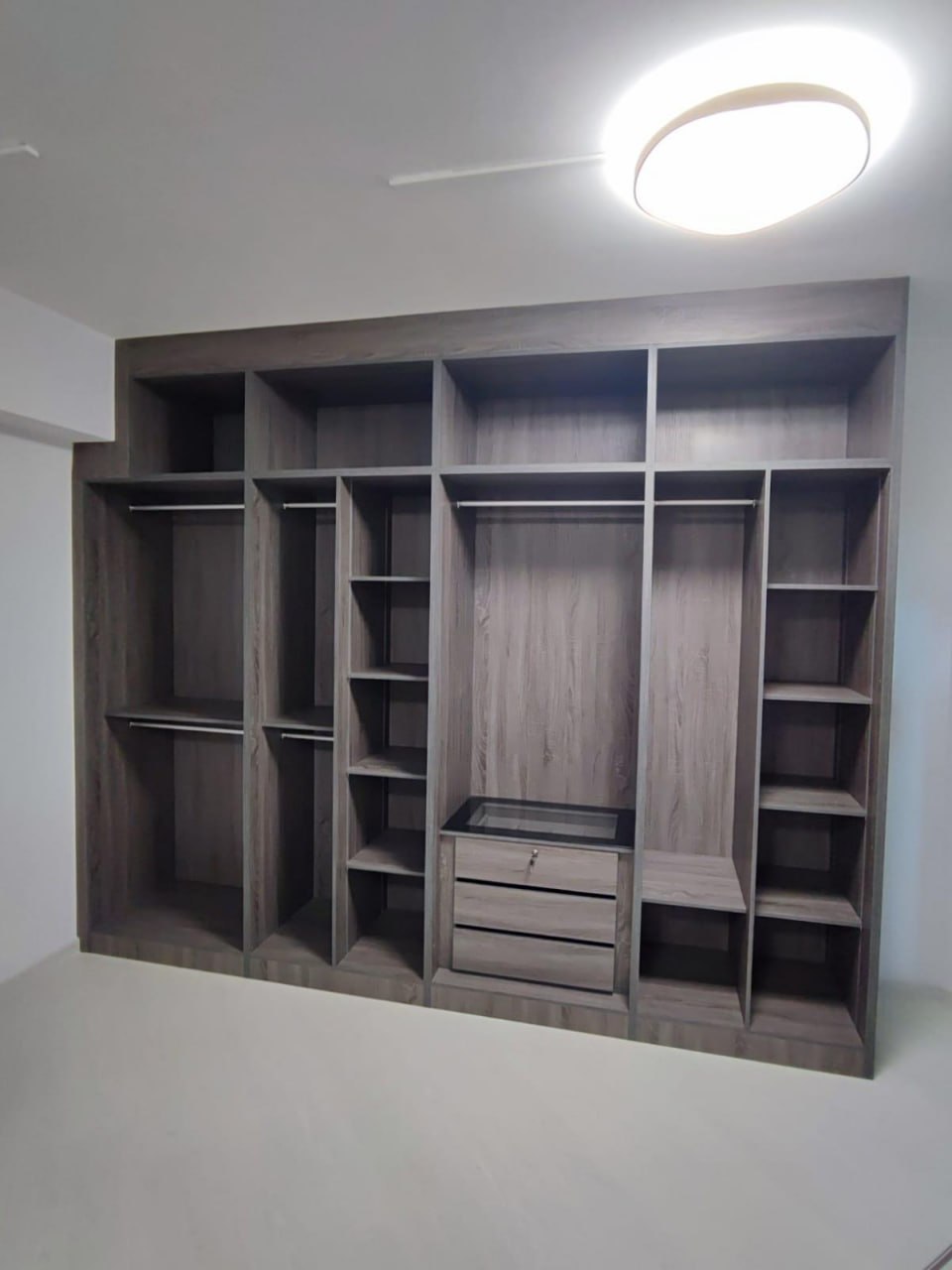 internal of Custom Swing Door Wardrobe Hinged Door Wardrobe