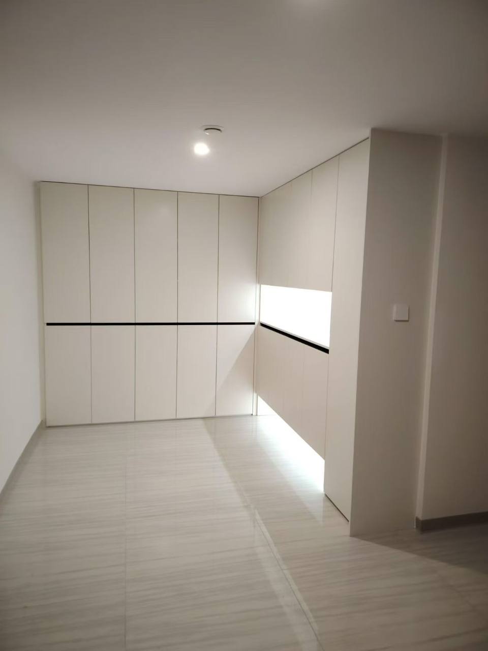 Premium Custom Aluminium Hinged Wardrobe in cream Premium Custom Aluminium Hinged Wardrobe in cream