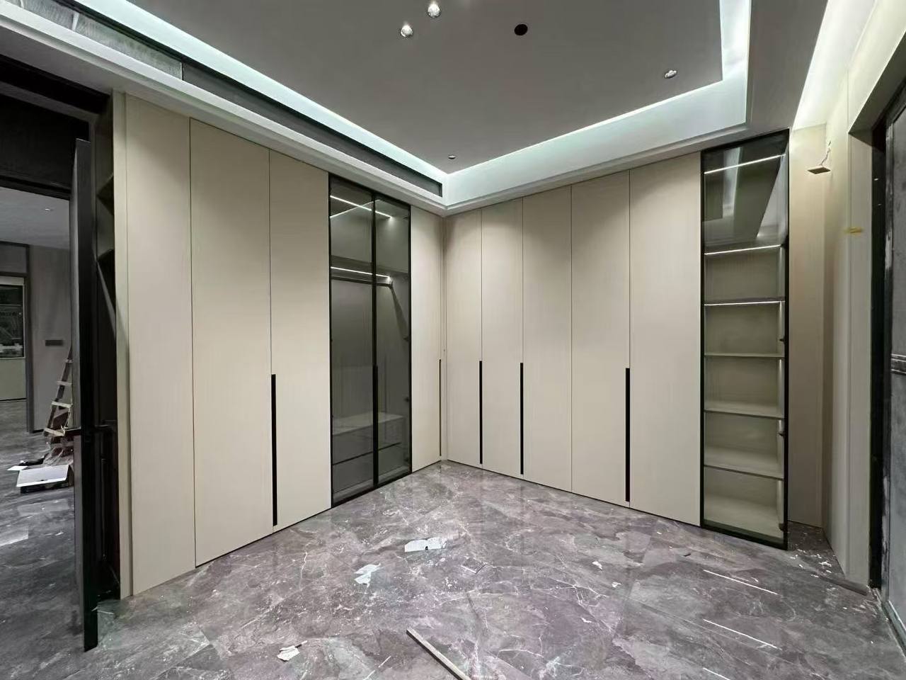 Premium Custom Aluminium Hinged Wardrobe Premium Custom Aluminium Hinged Wardrobe